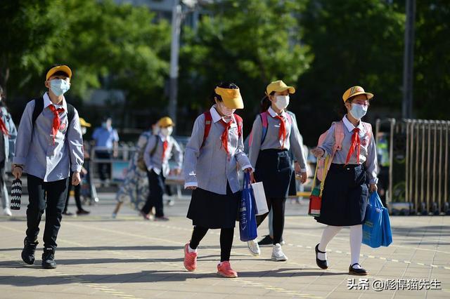 小学生足球欧洲杯视频直播:小学生足球欧洲杯视频直播回放